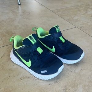 Nike Revolution Toddler Shoes